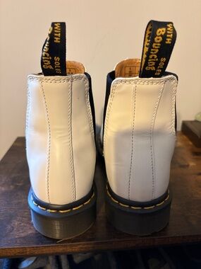 White Leather Ankle Boots with Yellow Stitching Doc MartenChelsea boot